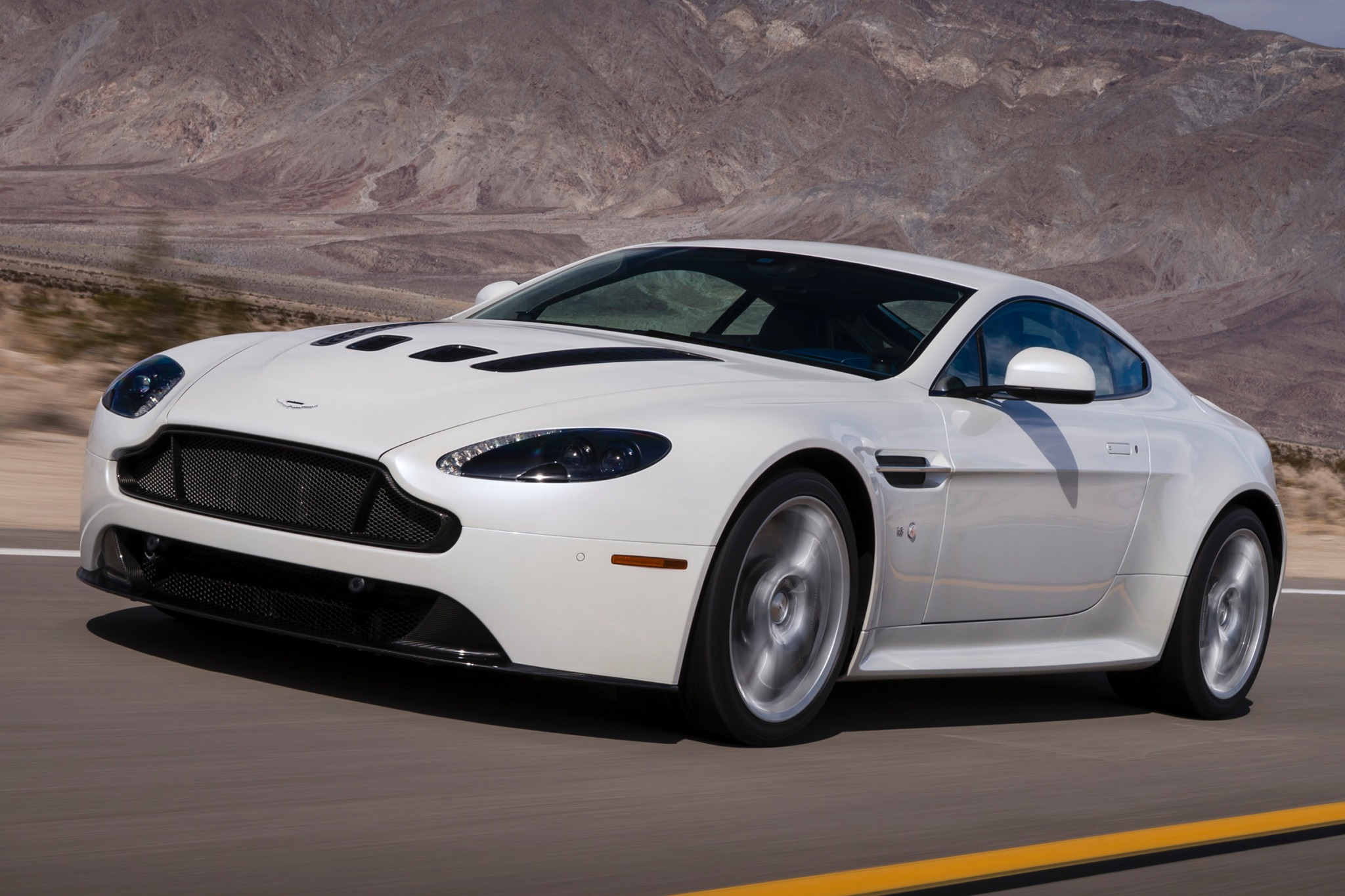 2015 Aston Martin V12 Van interior #5